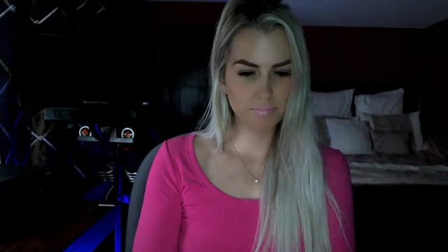 Gallery image thumbnail from Cora9's myfreecams stream on, 01/08/2024, 04:45 image 17 of 20