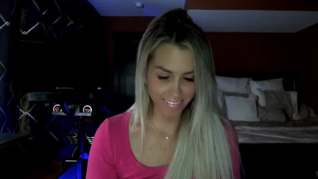 Gallery image thumbnail from Cora9's myfreecams stream on, 02/08/2024, 04:44 image 7 of 20