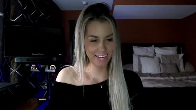 Gallery image thumbnail from Cora9's myfreecams stream on, 02/13/2024, 05:56 image 9 of 20