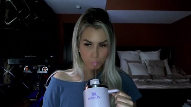 Gallery image thumbnail from Cora9's myfreecams stream on, 03/11/2024, 04:13 image 9 of 20