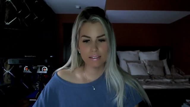 Gallery image thumbnail from Cora9's myfreecams stream on, 03/11/2024, 04:13 image 15 of 20