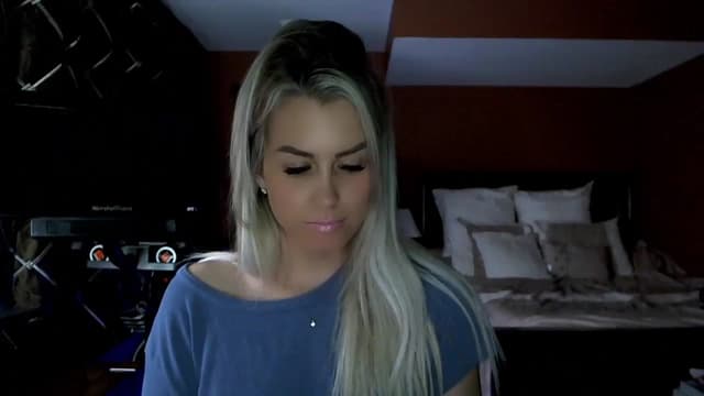 Gallery image thumbnail from Cora9's myfreecams stream on, 03/11/2024, 04:13 image 1 of 20
