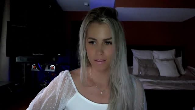 Gallery image thumbnail from Cora9's myfreecams stream on, 05/21/2024, 05:06 image 8 of 20