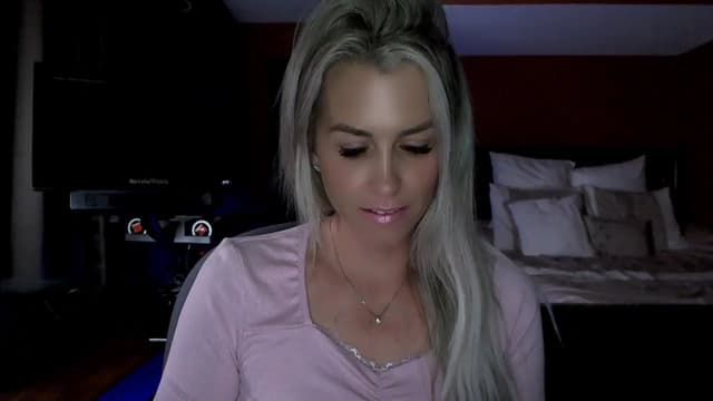 Gallery image thumbnail from Cora9's myfreecams stream on, 06/19/2024, 04:12 image 13 of 20