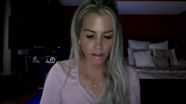 Gallery image thumbnail from Cora9's myfreecams stream on, 06/19/2024, 04:36 image 13 of 20