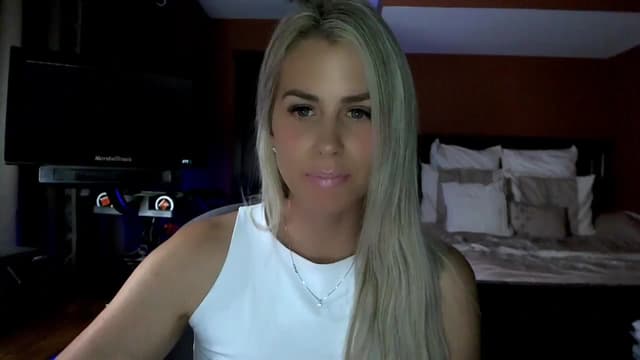 Gallery image thumbnail from Cora9's myfreecams stream on, 06/26/2024, 03:59 image 14 of 20