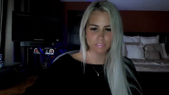 Gallery image thumbnail from Cora9's myfreecams stream on, 09/10/2024, 04:07 image 2 of 20