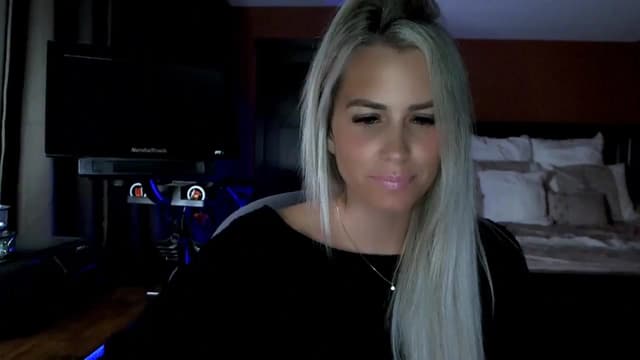 Gallery image thumbnail from Cora9's myfreecams stream on, 09/10/2024, 04:07 image 12 of 20