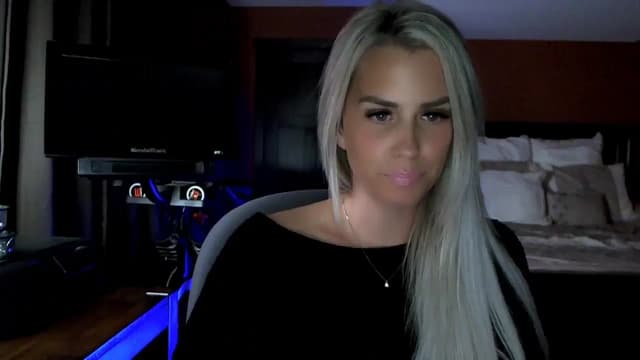 Gallery image thumbnail from Cora9's myfreecams stream on, 09/10/2024, 04:07 image 6 of 20