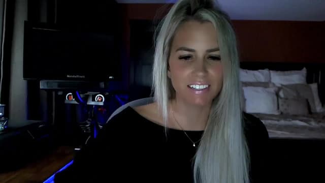 Gallery image thumbnail from Cora9's myfreecams stream on, 09/10/2024, 04:07 image 17 of 20