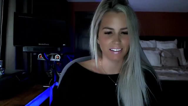 Gallery image thumbnail from Cora9's myfreecams stream on, 09/10/2024, 04:07 image 9 of 20