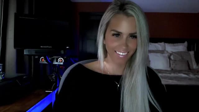 Gallery image thumbnail from Cora9's myfreecams stream on, 09/10/2024, 04:07 image 5 of 20