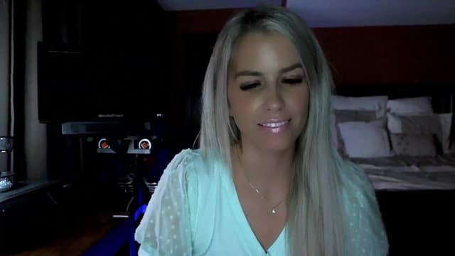 Gallery image thumbnail from Cora9's myfreecams stream on, 10/21/2024, 04:27 image 13 of 20