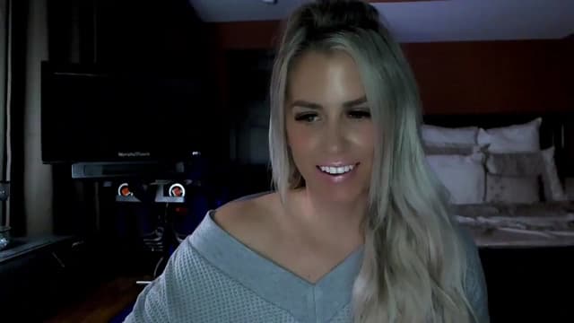 Gallery image thumbnail from Cora9's myfreecams stream on, 10/24/2024, 04:05 image 18 of 20
