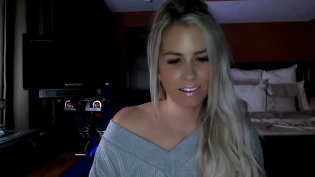Gallery image thumbnail from Cora9's myfreecams stream on, 10/24/2024, 04:05 image 11 of 20