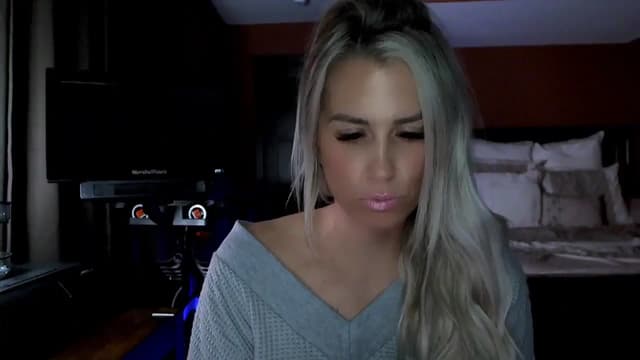 Gallery image thumbnail from Cora9's myfreecams stream on, 10/24/2024, 04:05 image 7 of 20