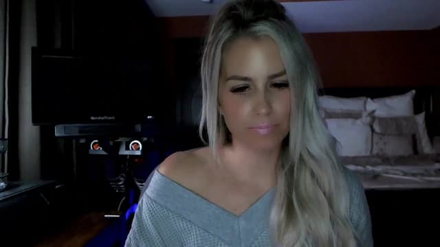 Gallery image thumbnail from Cora9's myfreecams stream on, 10/24/2024, 04:05 image 16 of 20