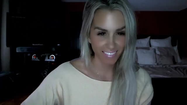 Gallery image thumbnail from Cora9's myfreecams stream on, 11/04/2024, 05:29 image 6 of 20