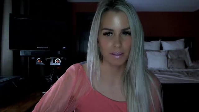 Gallery image thumbnail from Cora9's myfreecams stream on, 11/14/2024, 04:56 image 6 of 20
