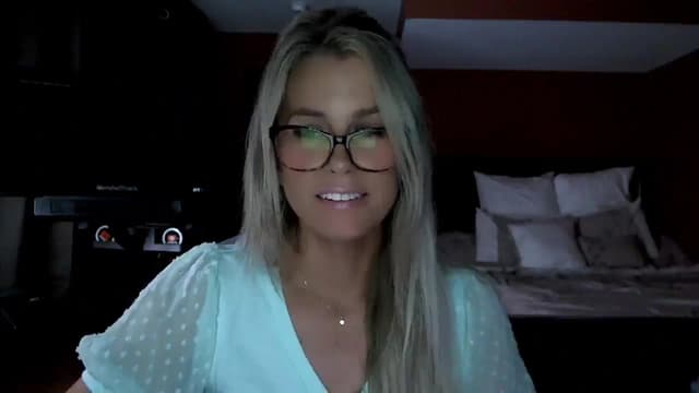 Gallery image thumbnail from Cora9's myfreecams stream on, 06/24/2025, 05:03 image 17 of 20