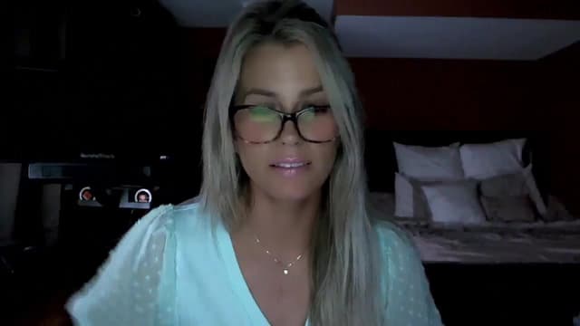 Gallery image thumbnail from Cora9's myfreecams stream on, 06/24/2025, 05:03 image 8 of 20