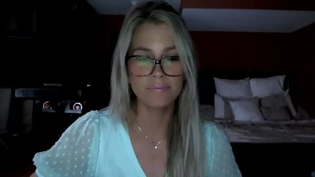 Gallery image thumbnail from Cora9's myfreecams stream on, 06/24/2025, 05:03 image 15 of 20