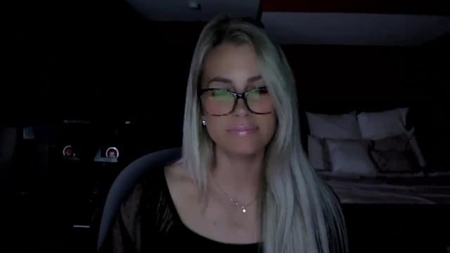 Gallery image thumbnail from Cora9's myfreecams stream on, 06/26/2025, 05:15 image 17 of 20