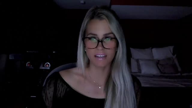 Gallery image thumbnail from Cora9's myfreecams stream on, 06/26/2025, 05:15 image 1 of 20