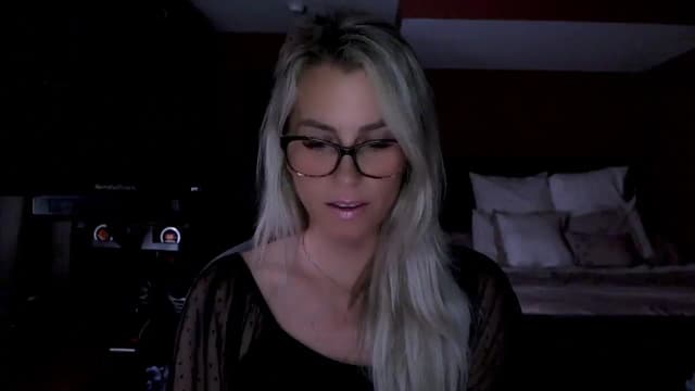 Gallery image thumbnail from Cora9's myfreecams stream on, 06/30/2025, 05:07 image 17 of 20