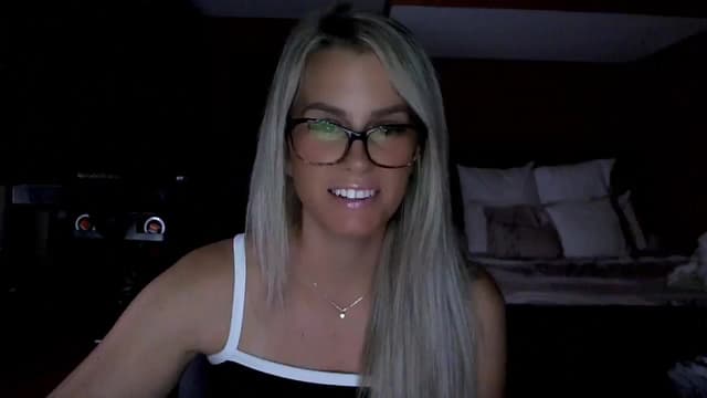 Gallery image thumbnail from Cora9's myfreecams stream on, 08/29/2025, 04:25 image 6 of 20