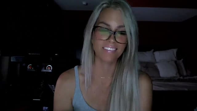 Gallery image thumbnail from Cora9's myfreecams stream on, 09/09/2025, 04:45 image 11 of 20