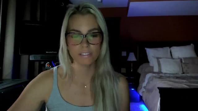 Gallery image thumbnail from Cora9's myfreecams stream on, 10/14/2025, 05:09 image 2 of 20