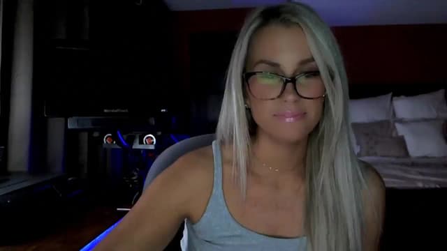 Gallery image thumbnail from Cora9's myfreecams stream on, 10/29/2025, 04:19 image 15 of 20