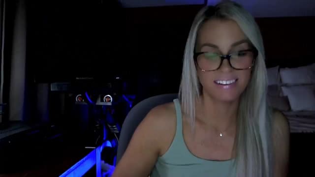 Gallery image thumbnail from Cora9's myfreecams stream on, 10/30/2025, 04:53 image 19 of 20