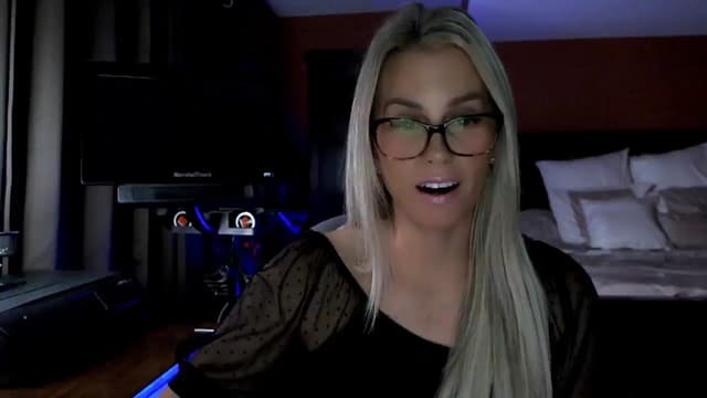 Gallery image thumbnail from Cora9's myfreecams stream on, 11/19/2025, 05:41 image 11 of 20