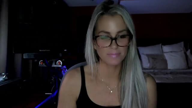 Gallery image thumbnail from Cora9's myfreecams stream on, 12/18/2025, 06:05 image 12 of 20