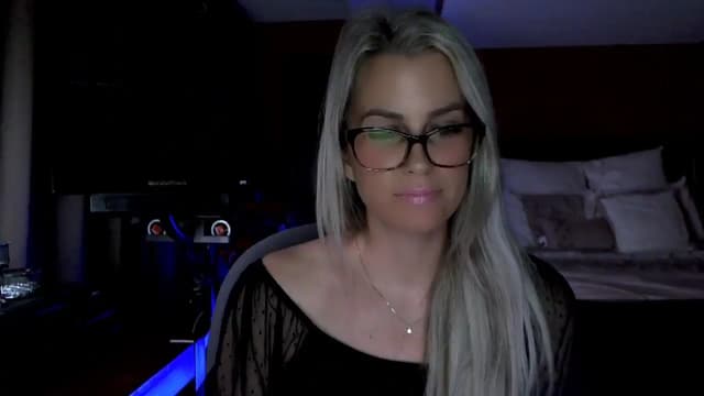 Gallery image thumbnail from Cora9's myfreecams stream on, 01/07/2026, 05:38 image 10 of 20