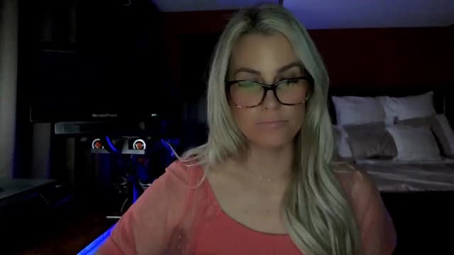 Gallery image thumbnail from Cora9's myfreecams stream on, 02/10/2026, 07:07 image 17 of 20