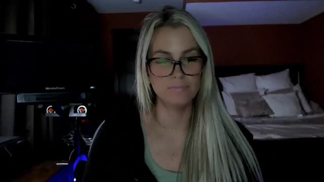 Gallery image thumbnail from Cora9's myfreecams stream on, 02/17/2026, 05:42 image 11 of 20