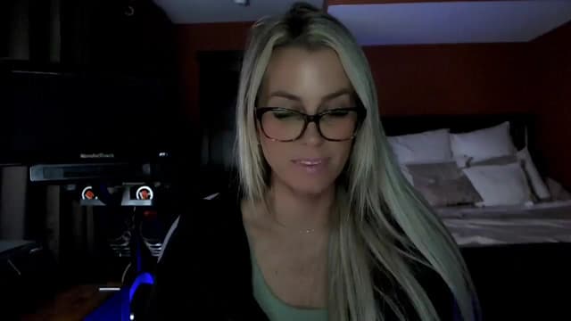 Gallery image thumbnail from Cora9's myfreecams stream on, 02/17/2026, 05:42 image 13 of 20