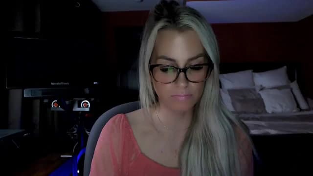 Gallery image thumbnail from Cora9's myfreecams stream on, 02/18/2026, 06:20 image 1 of 20