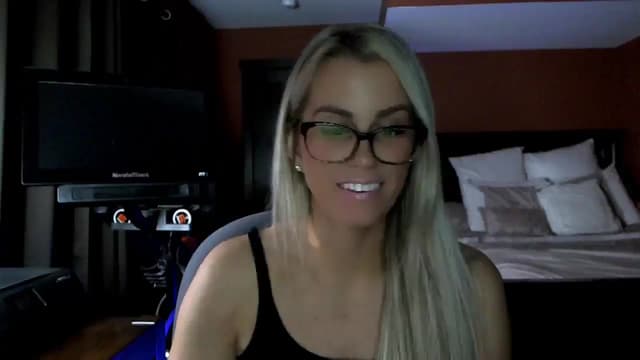 Gallery image thumbnail from Cora9's myfreecams stream on, 02/24/2026, 06:36 image 17 of 20