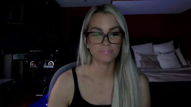 Gallery image thumbnail from Cora9's myfreecams stream on, 02/24/2026, 06:36 image 1 of 20