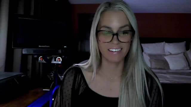 Gallery image thumbnail from Cora9's myfreecams stream on, 03/03/2026, 06:09 image 1 of 20