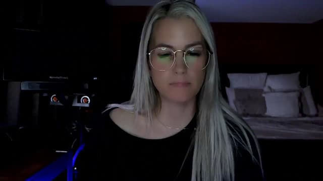 Gallery image thumbnail from Cora9's myfreecams stream on, 05/06/2026, 05:26 image 8 of 20