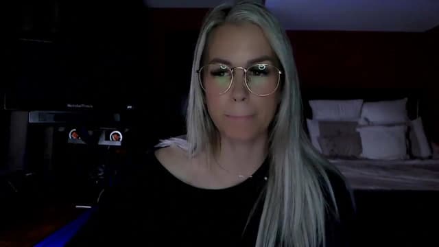 Gallery image thumbnail from Cora9's myfreecams stream on, 05/06/2026, 05:26 image 9 of 20