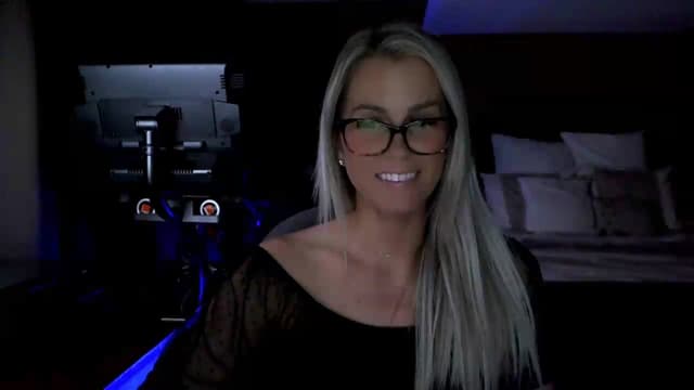 Gallery image thumbnail from Cora9's myfreecams stream on, 06/03/2026, 05:11 image 16 of 20