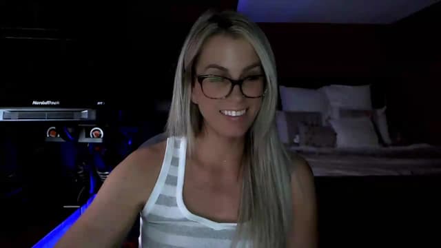 Gallery image thumbnail from Cora9's myfreecams stream on, 06/09/2026, 05:26 image 18 of 20