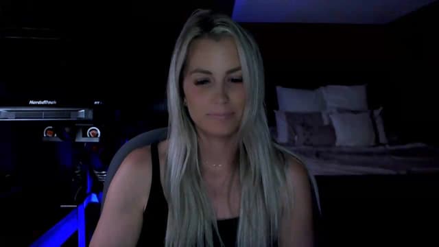 Gallery image thumbnail from Cora9's myfreecams stream on, 06/10/2026, 06:08 image 7 of 20