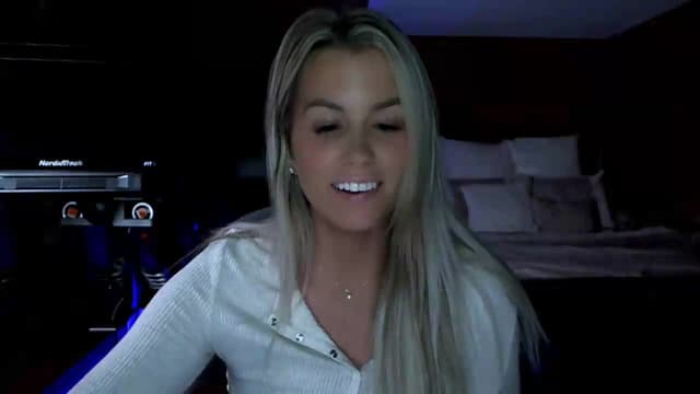 Gallery image thumbnail from Cora9's myfreecams stream on, 06/12/2026, 06:28 image 18 of 20